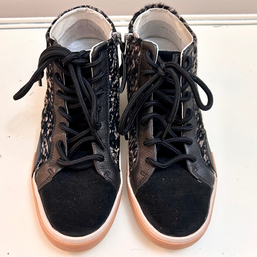 Dolce Vita Black Zoel High Top Lace Up Sneakers Spotted Calf Hair Size 7.5 - Picture 2 of 11